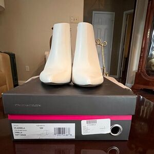 Vince Camuto white booties leather new never worn